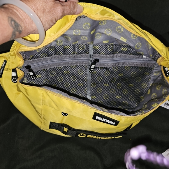 Large yellow sling bag - Picture 2 of 4